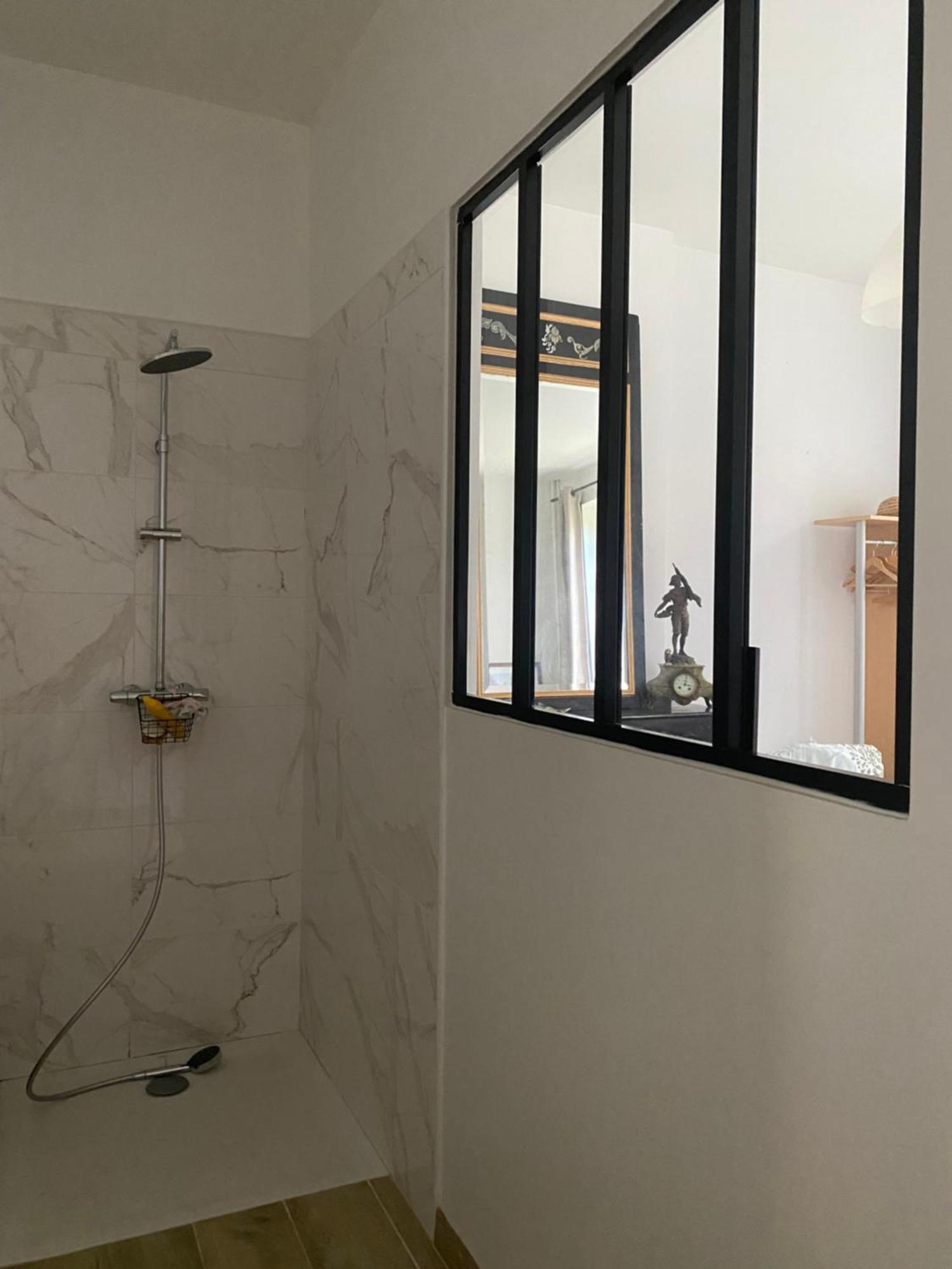 モアサック Au Jardin Y Bed & Breakfast エクステリア 写真