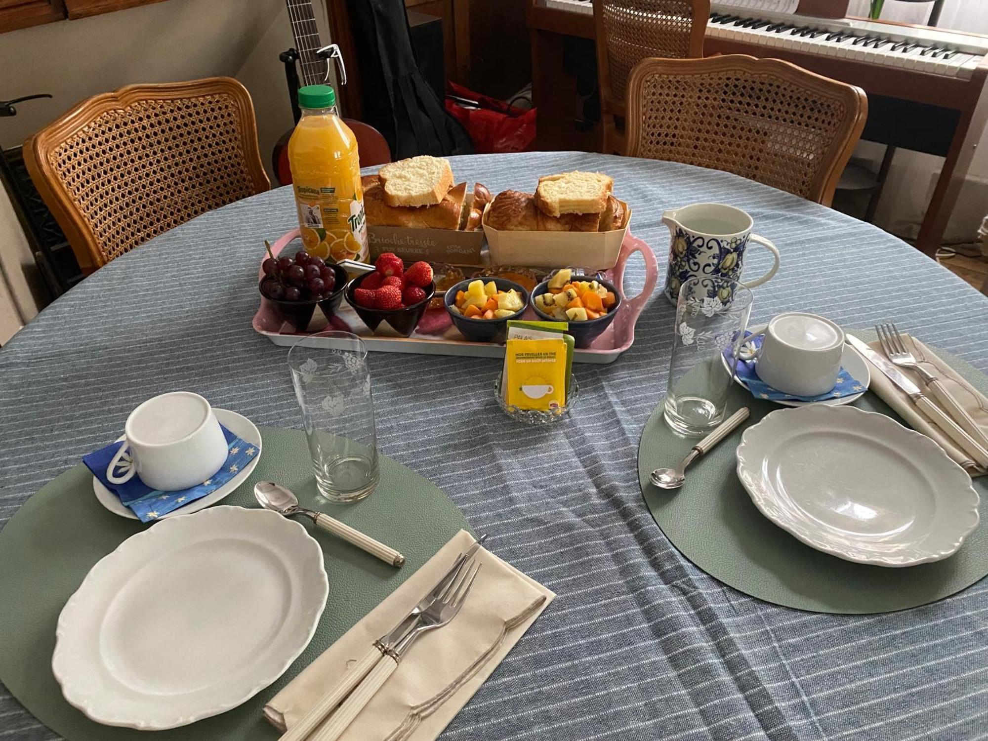 モアサック Au Jardin Y Bed & Breakfast エクステリア 写真